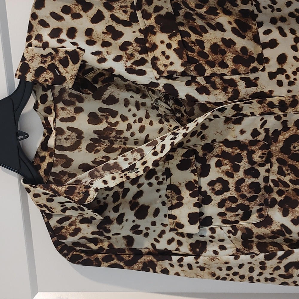 Long sleeved animal print